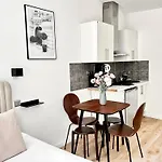 Aparthotel Mondetour Centre - Urban Flat 3*