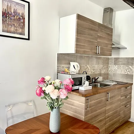 Mondetour Centre - Urban Flat 3*